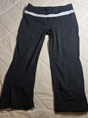 MPG Sport Womens Athletic Capri Pants Black Light Gray Stripe  Split Flare Legs